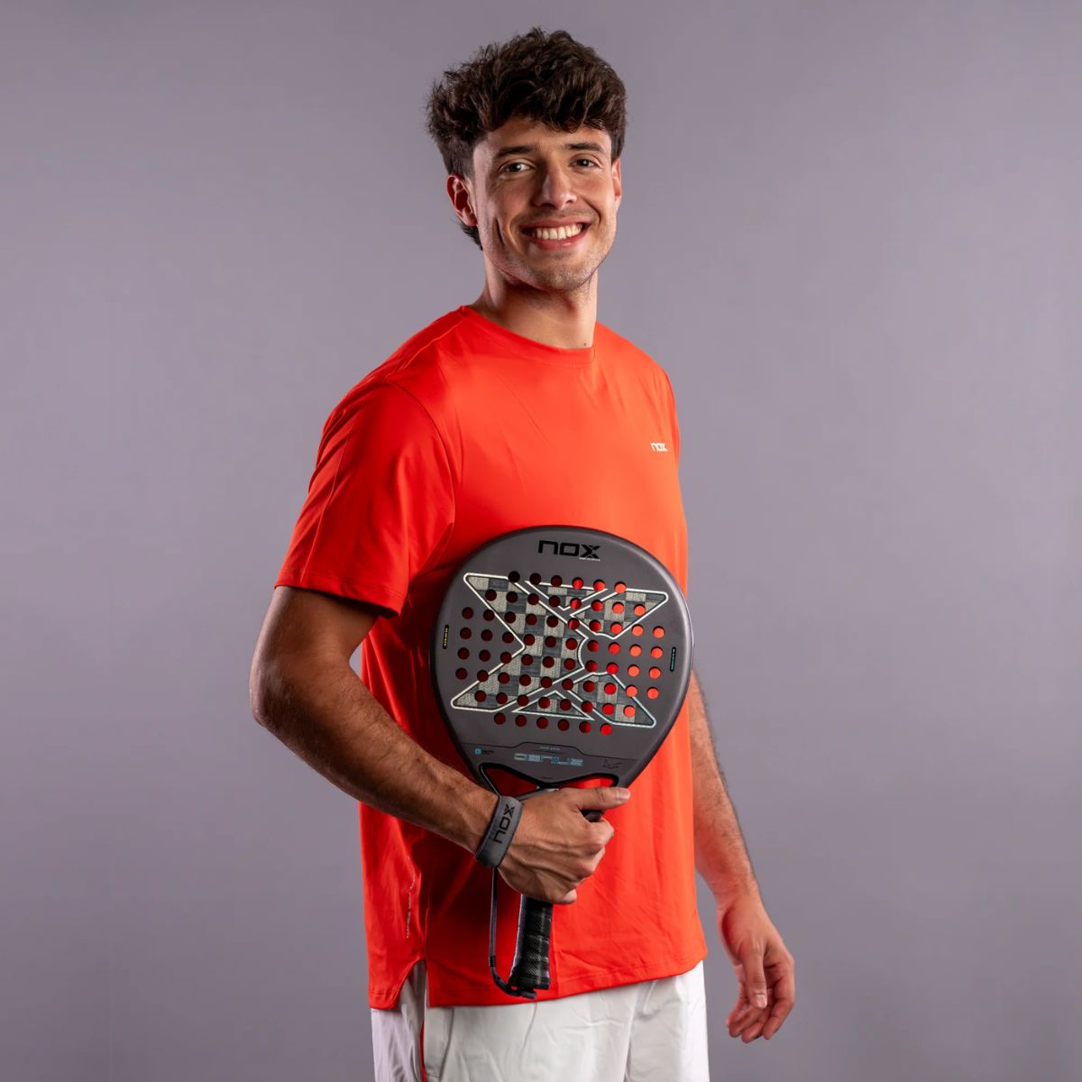 Rakieta do padla Nox AT10 Genius 18K Alum 2027 Agustin Tapia
